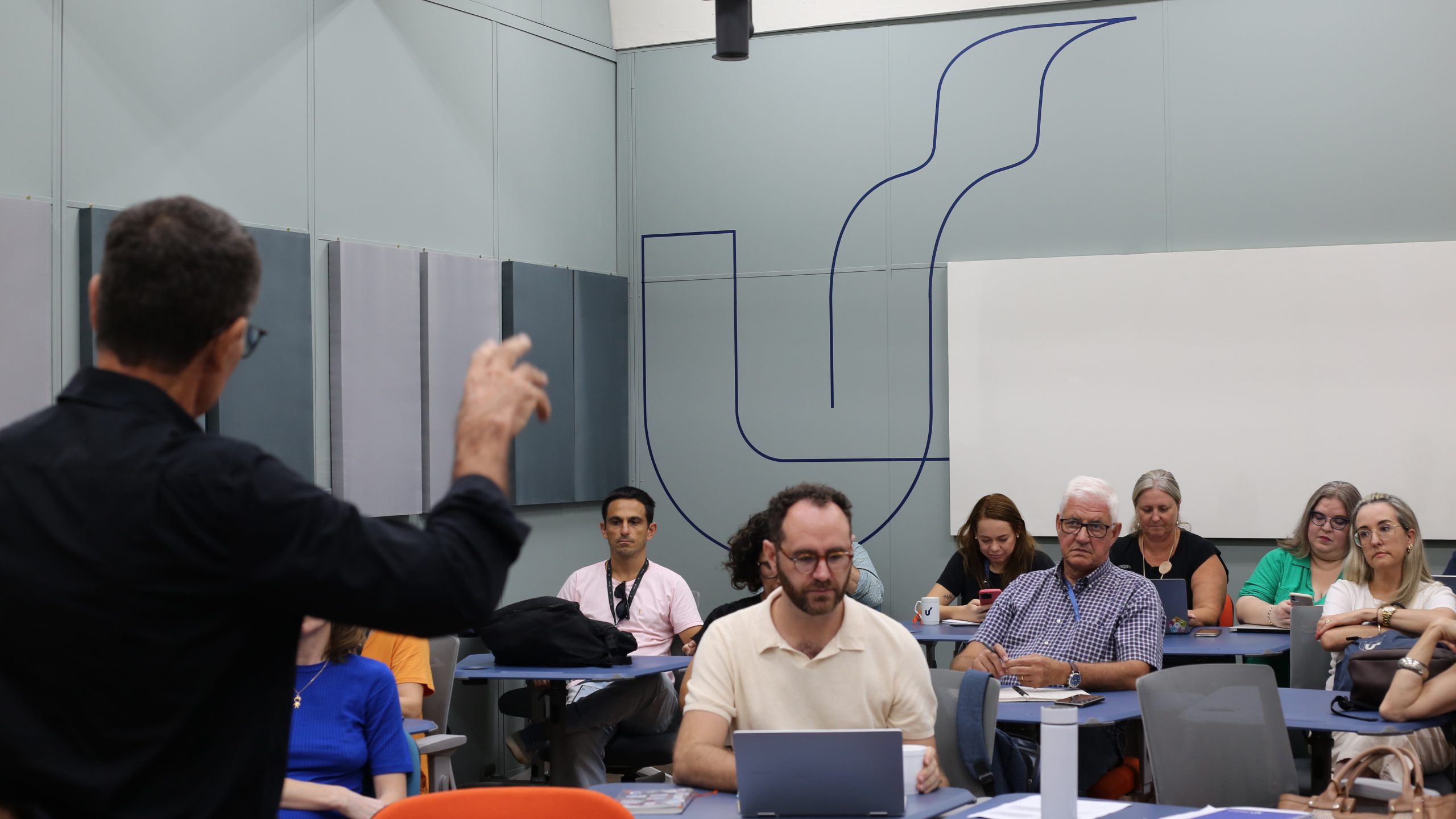 Encontro marca início do projeto Educar Para Crescer