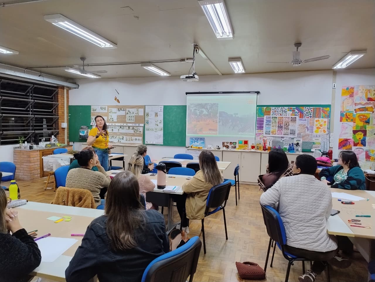 Formação debate a importância da natureza e do brincar livre  