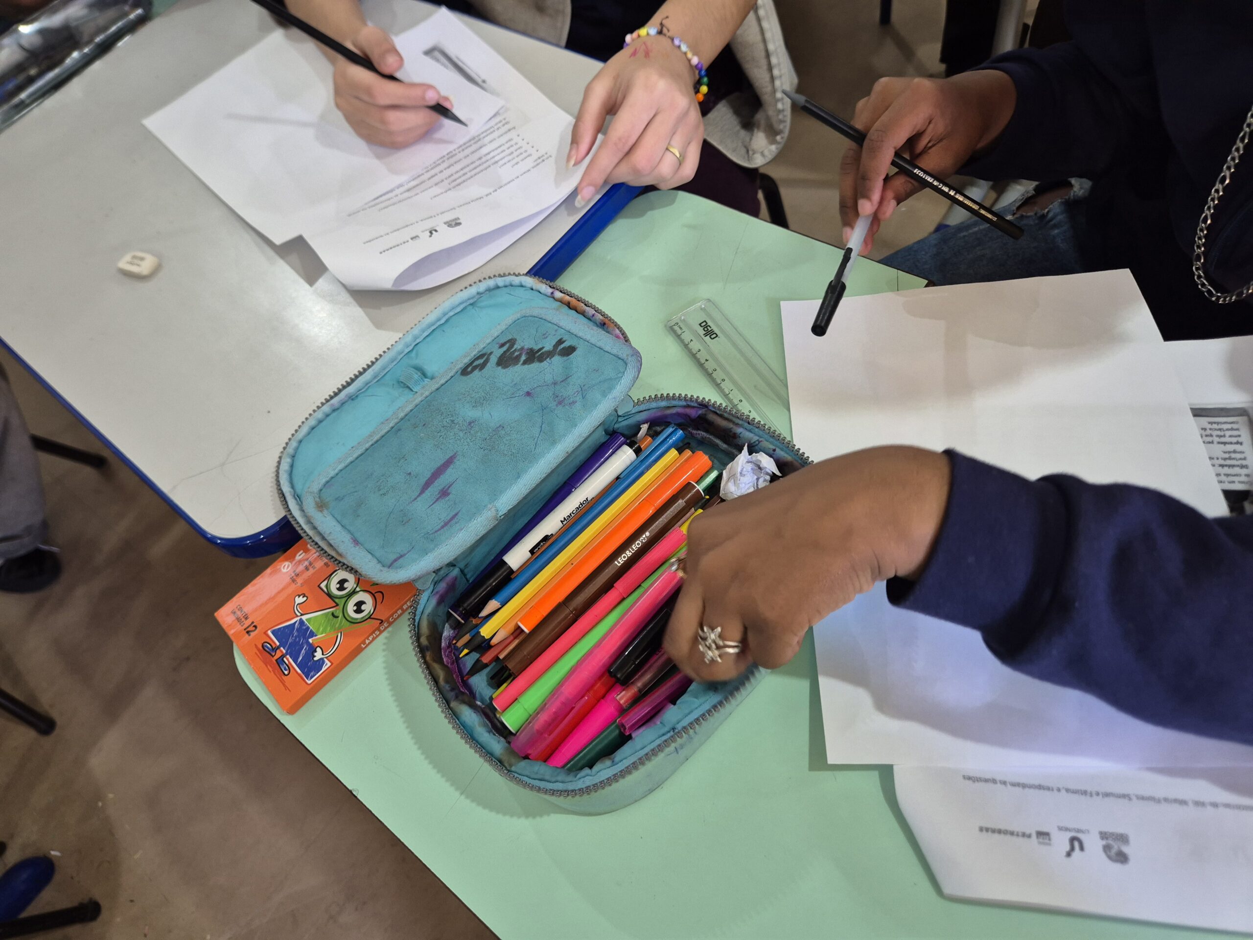 Eixo Acolher realiza oficina com estudantes migrantes na rede municipal de Canoas 